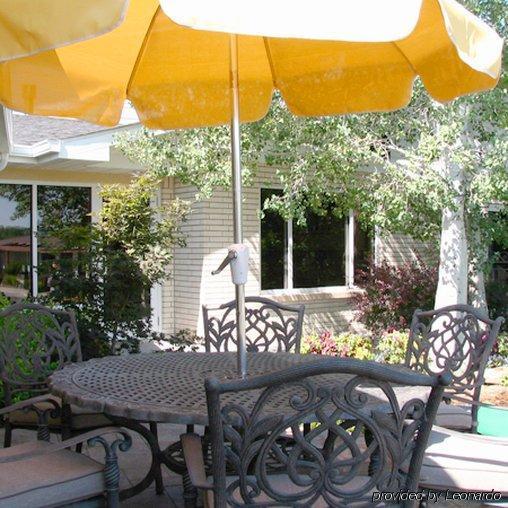 River Terrace Inn غرين ريفر المطعم الصورة
